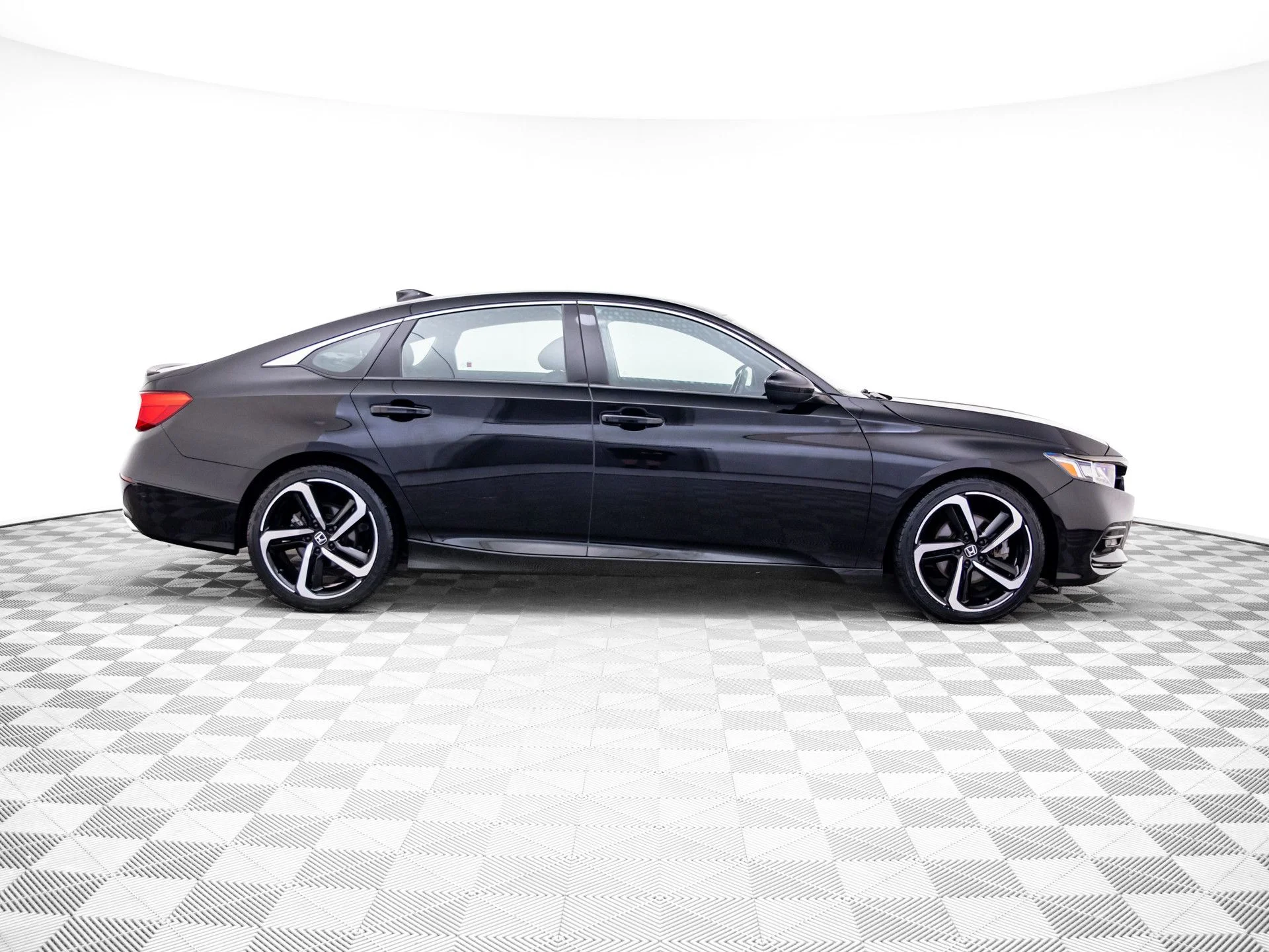 Used 2020  Honda Sport image 6