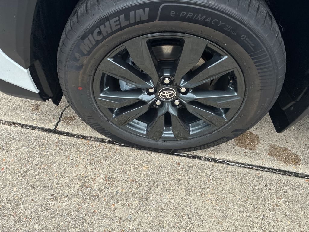 New 2026  Toyota XLE Premium image 32