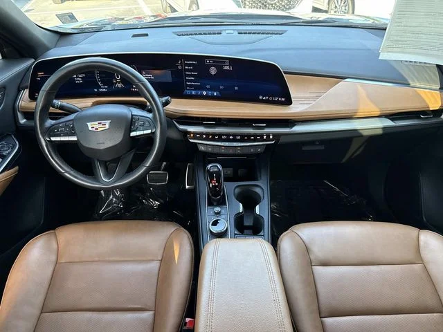 Used 2025 Green Cadillac Sport image 19