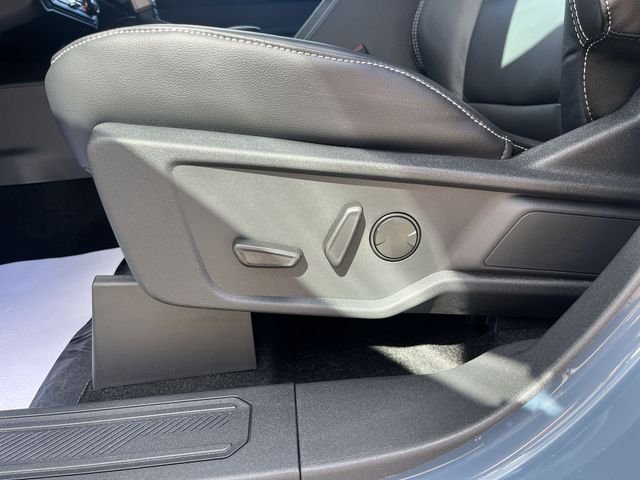 New 2025 Azure Gray Metallic Tri-Coat Ford Outer Banks® image 15