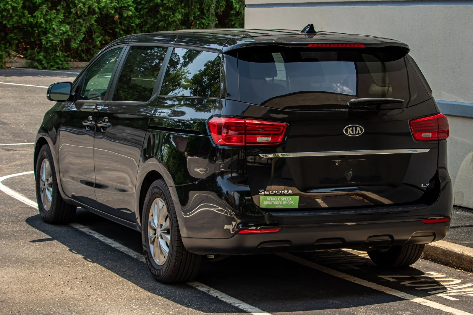 Used 2020 Black Kia LX image 3