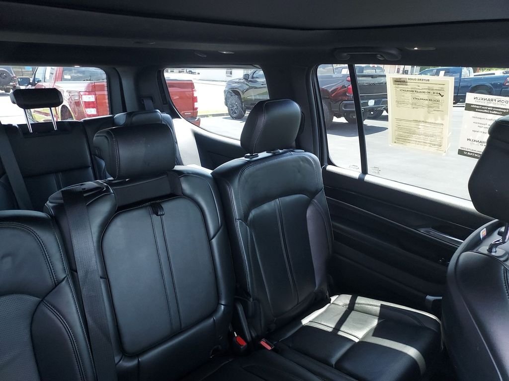 Used 2023 Gray Jeep Base image 14