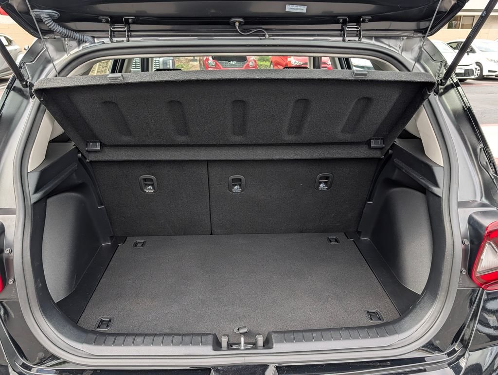 2025 Hyundai Venue SE - Photo 10