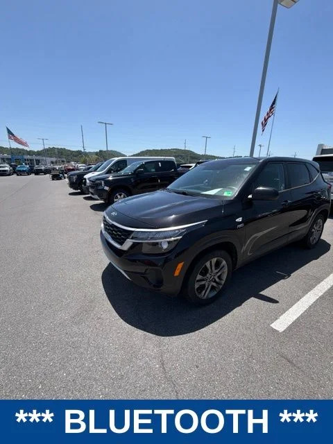 Used 2021 Black Kia LX image 2
