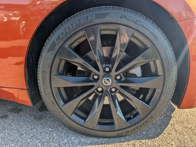 Used 2019 Orange Nissan Platinum image 27