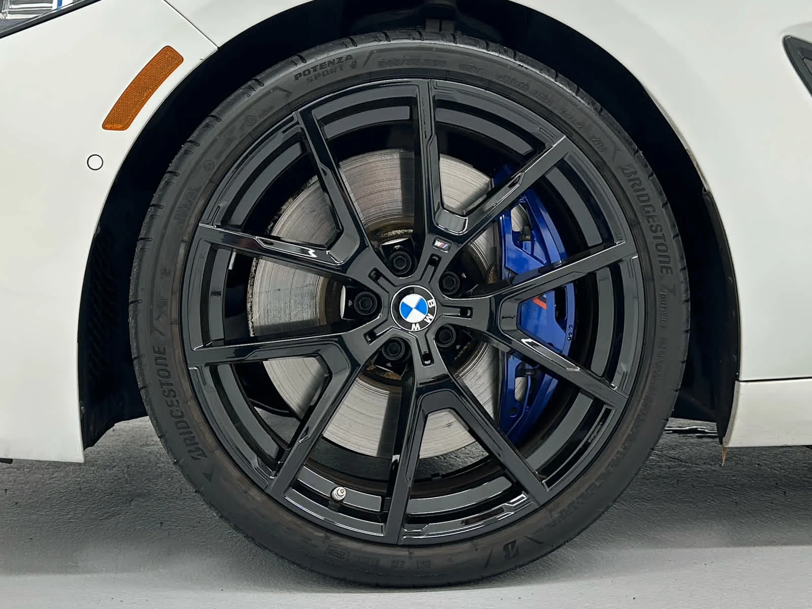 Used 2022 Mineral White Metallic BMW M850i image 9