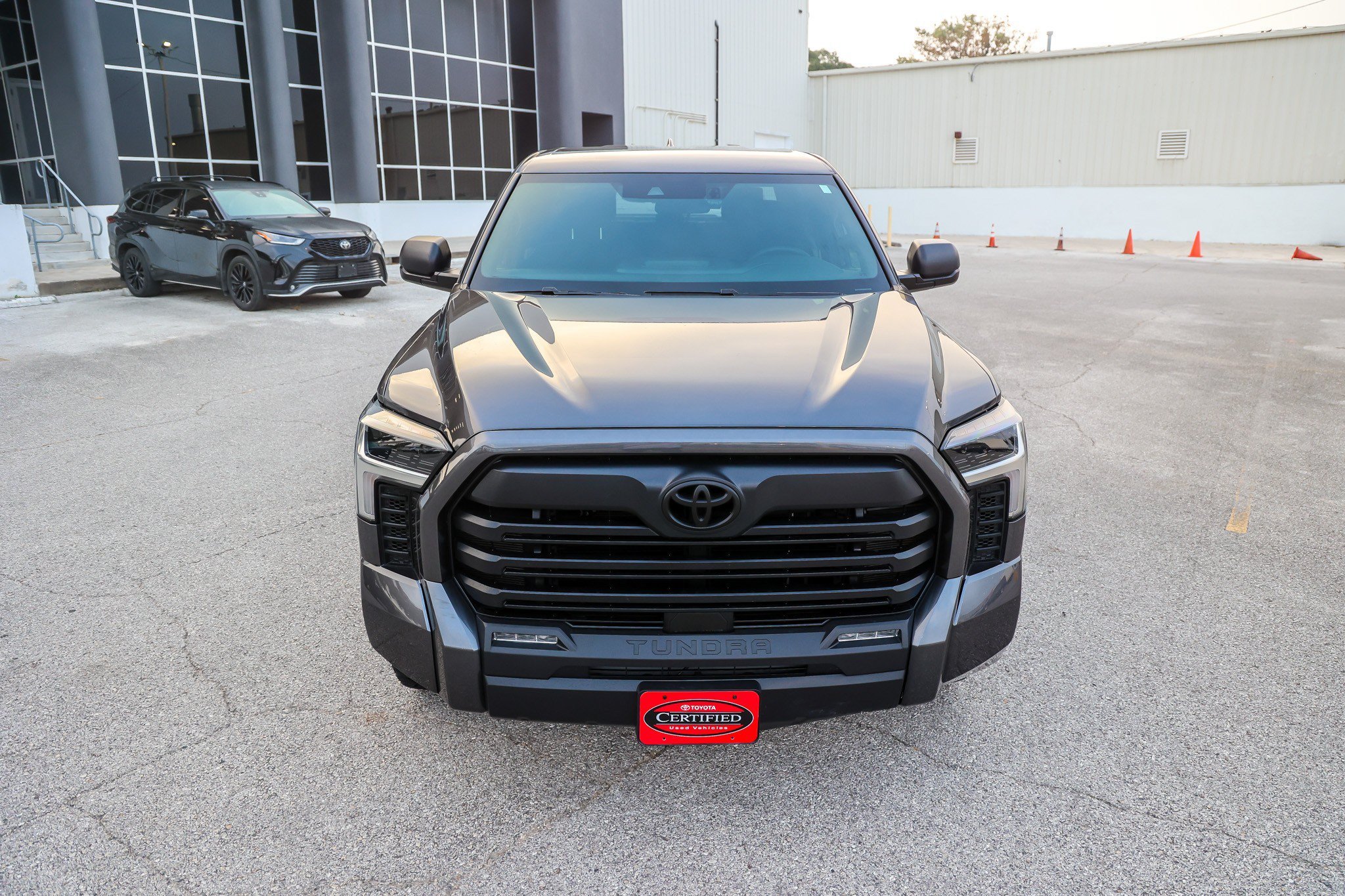 Used 2025 MAGNETIC GRAY MET Toyota SR5 image 3