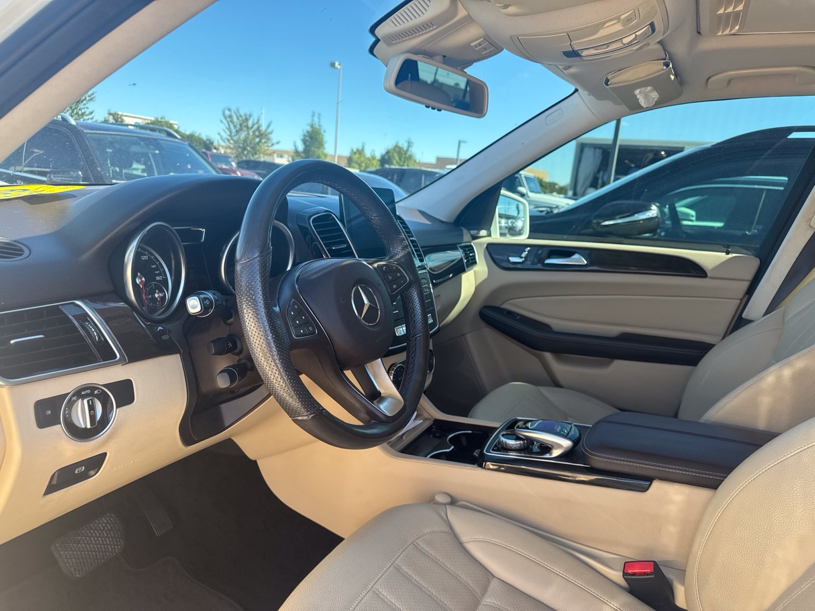 Used 2017 White Mercedes-Benz GLE 350 image 3