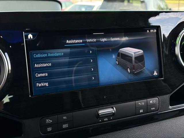 New 2027 Silver Mercedes-Benz Discovery Touring image 37