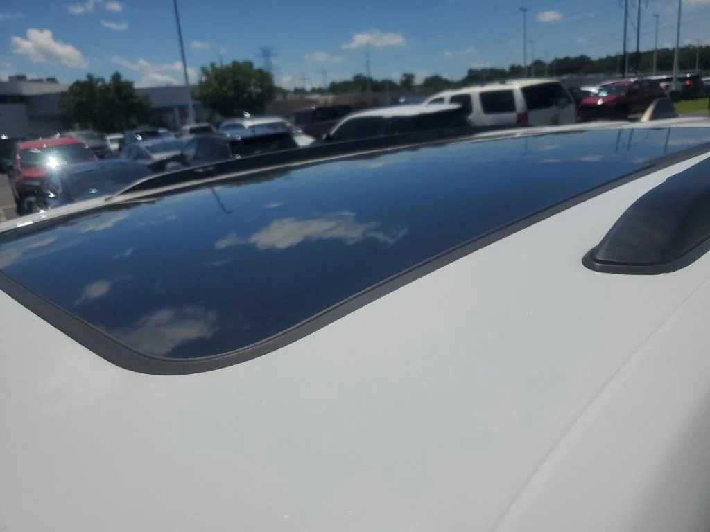 Used 2023 White Jeep Limited image 13