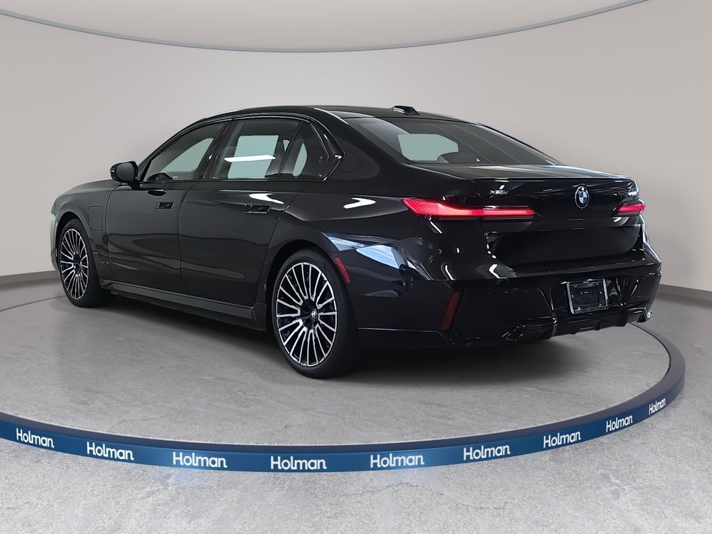 2026 BMW 7 Series 750e - Photo 7