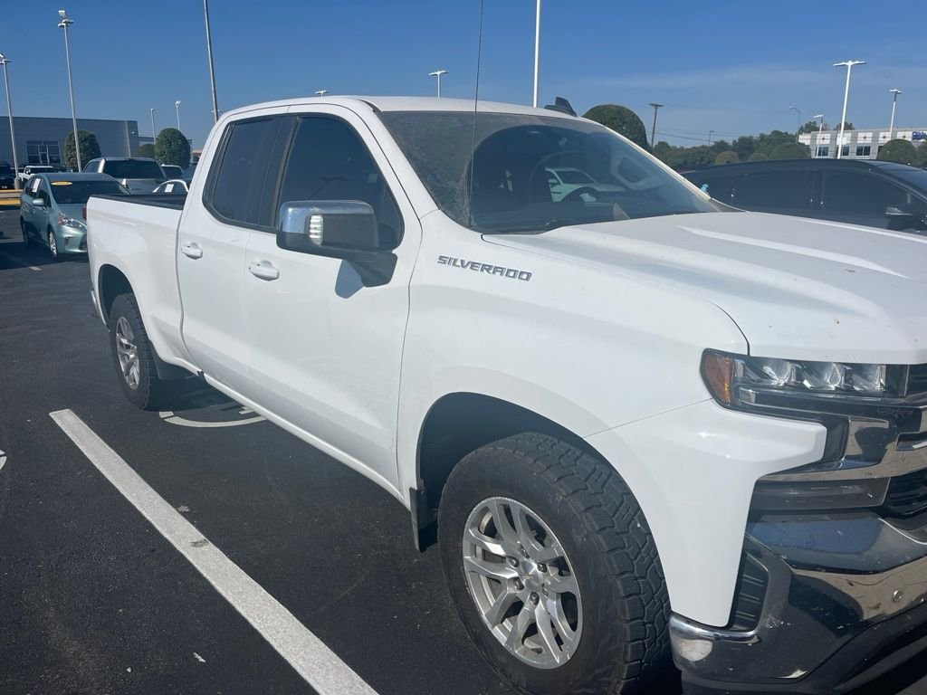 Used 2019 Summit White Chevrolet LT image 3