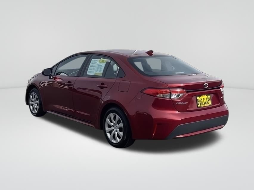 2022 Toyota Corolla LE photo 3