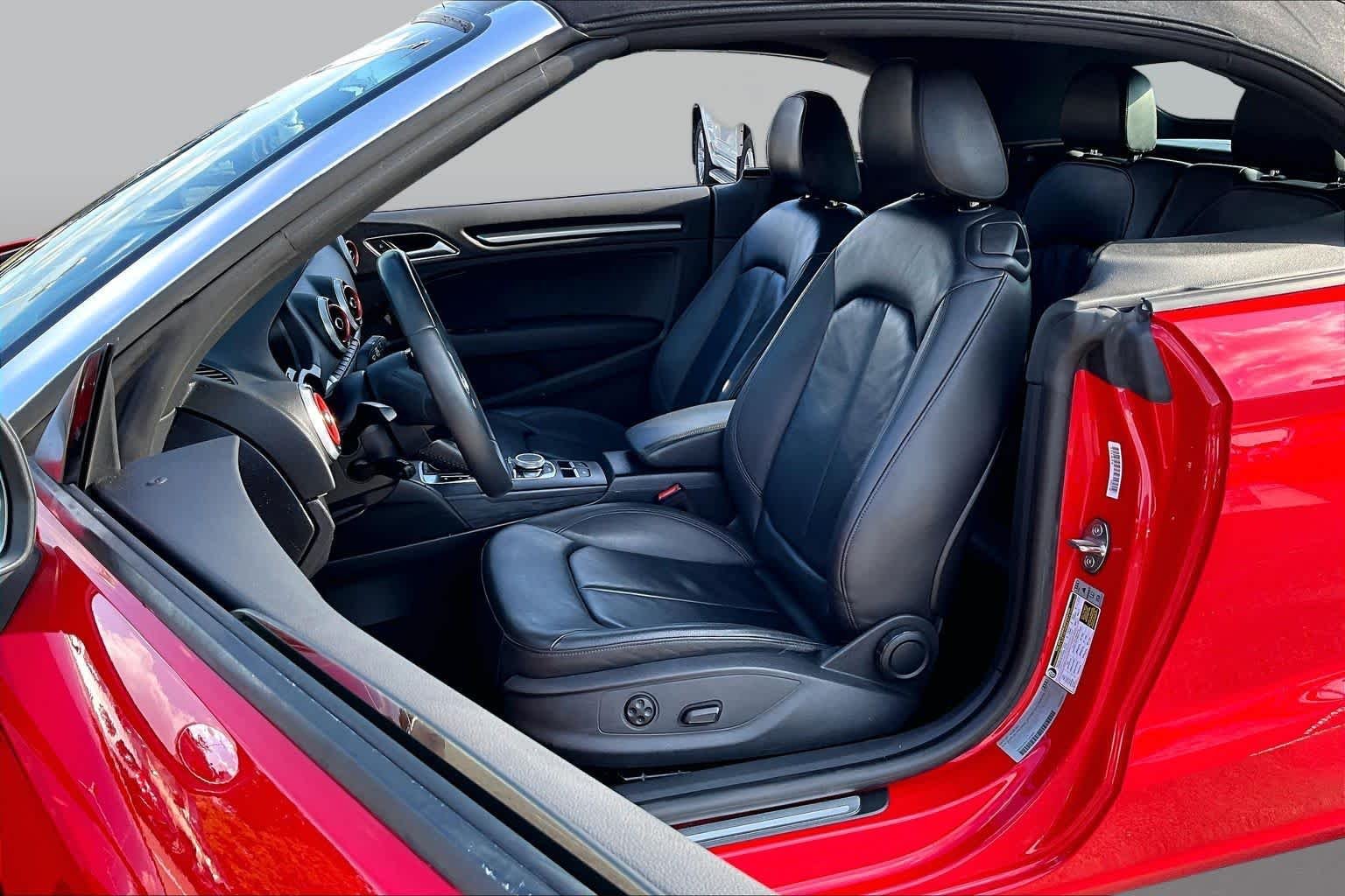 Used 2018 Tango Red Metallic/Black Roof Audi Premium image 8