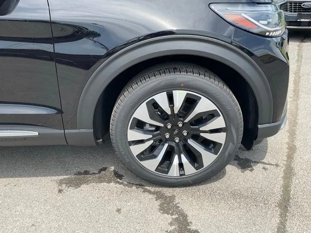 New 2026 Agate Black Metallic Ford Platinum™ image 46