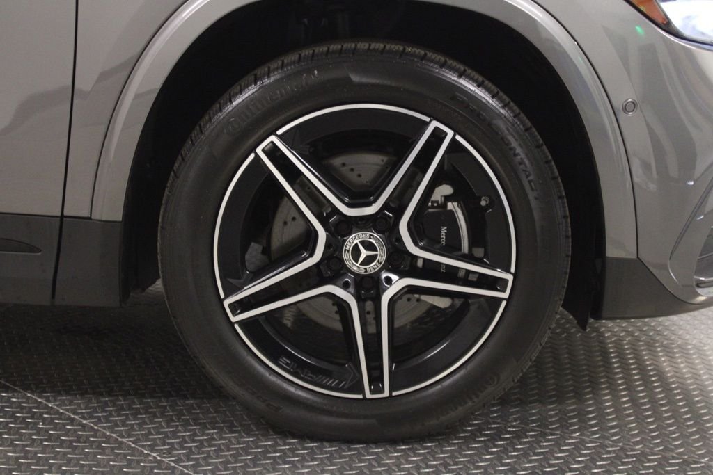 Certified Used 2025 Gray Mercedes-Benz GLA 250 image 11