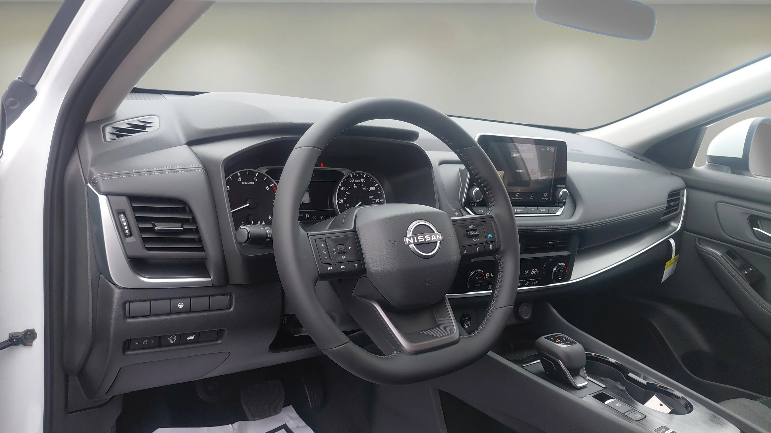 New 2026 Everest White Pearl TriCoat Nissan SV image 11