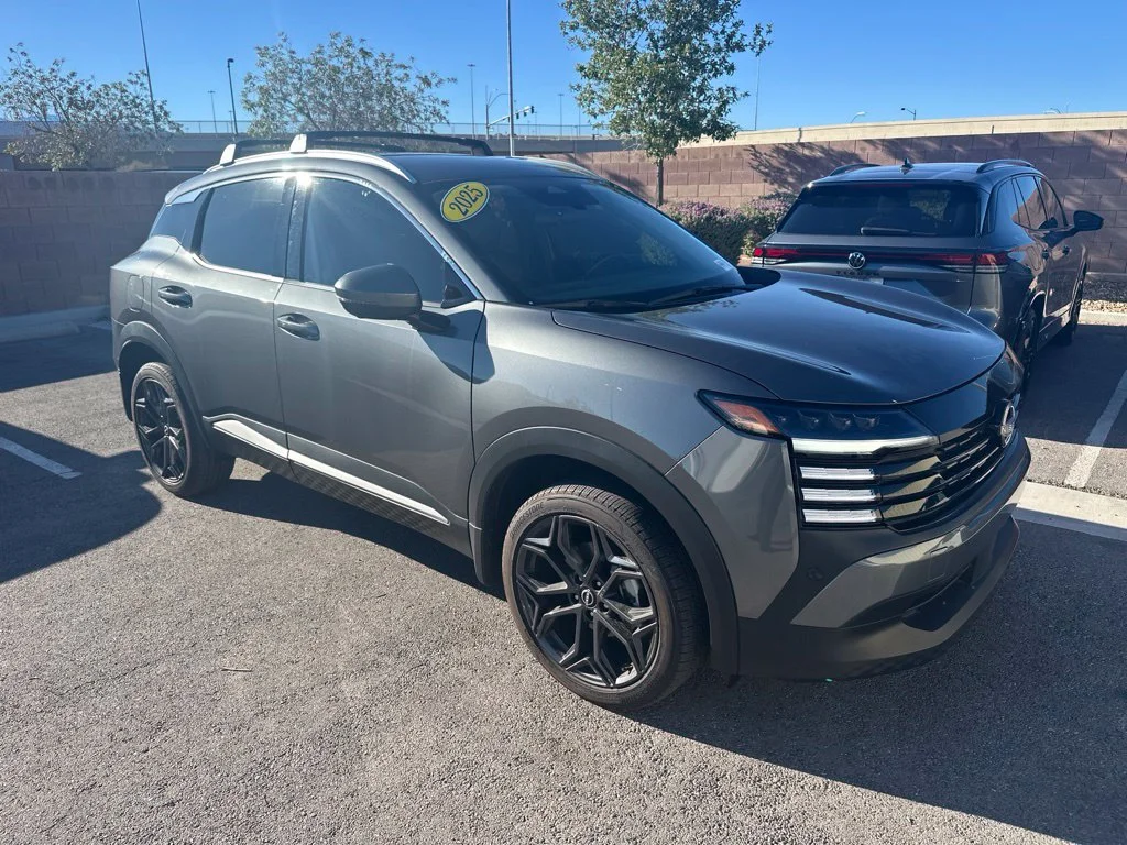 Used 2025 Gray Nissan SR image 1
