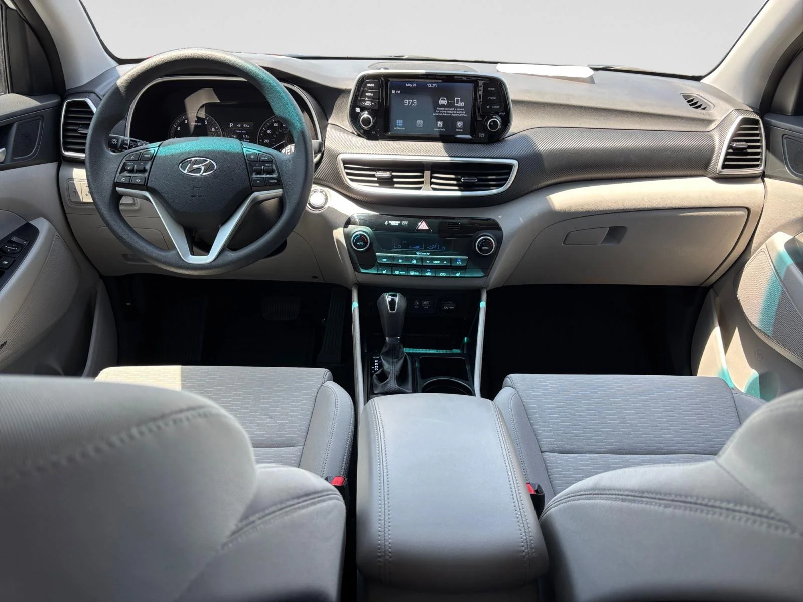 Used 2019 Dazzling White Hyundai Sport image 14