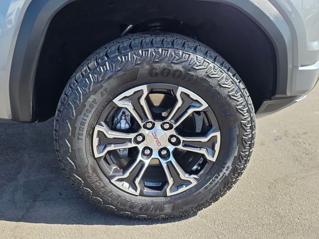 2025 GMC Canyon AT4 - Photo 8