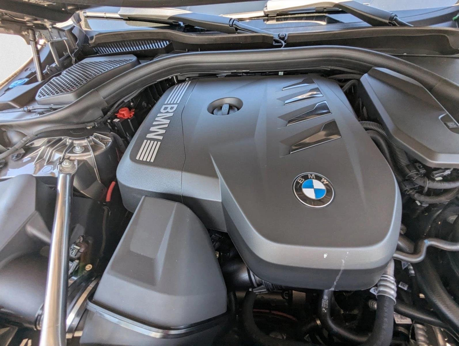 Used 2026 Oxide Grey Metallic BMW 530i image 16