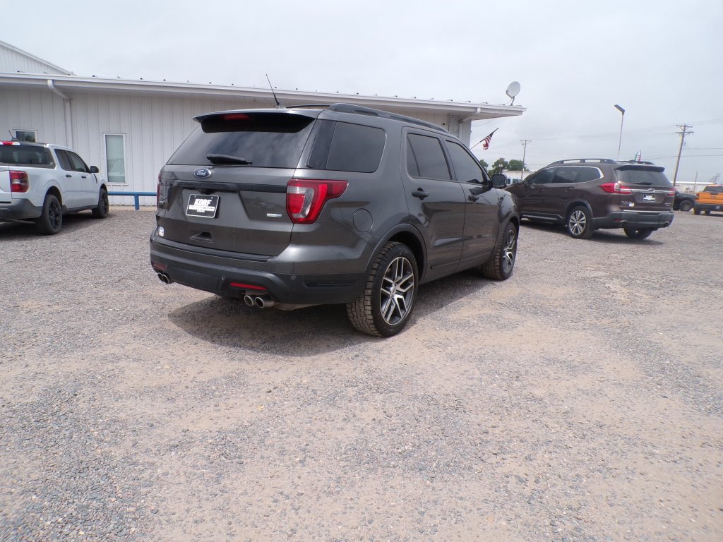 Used 2018 Magnetic Metallic Ford Sport image 6