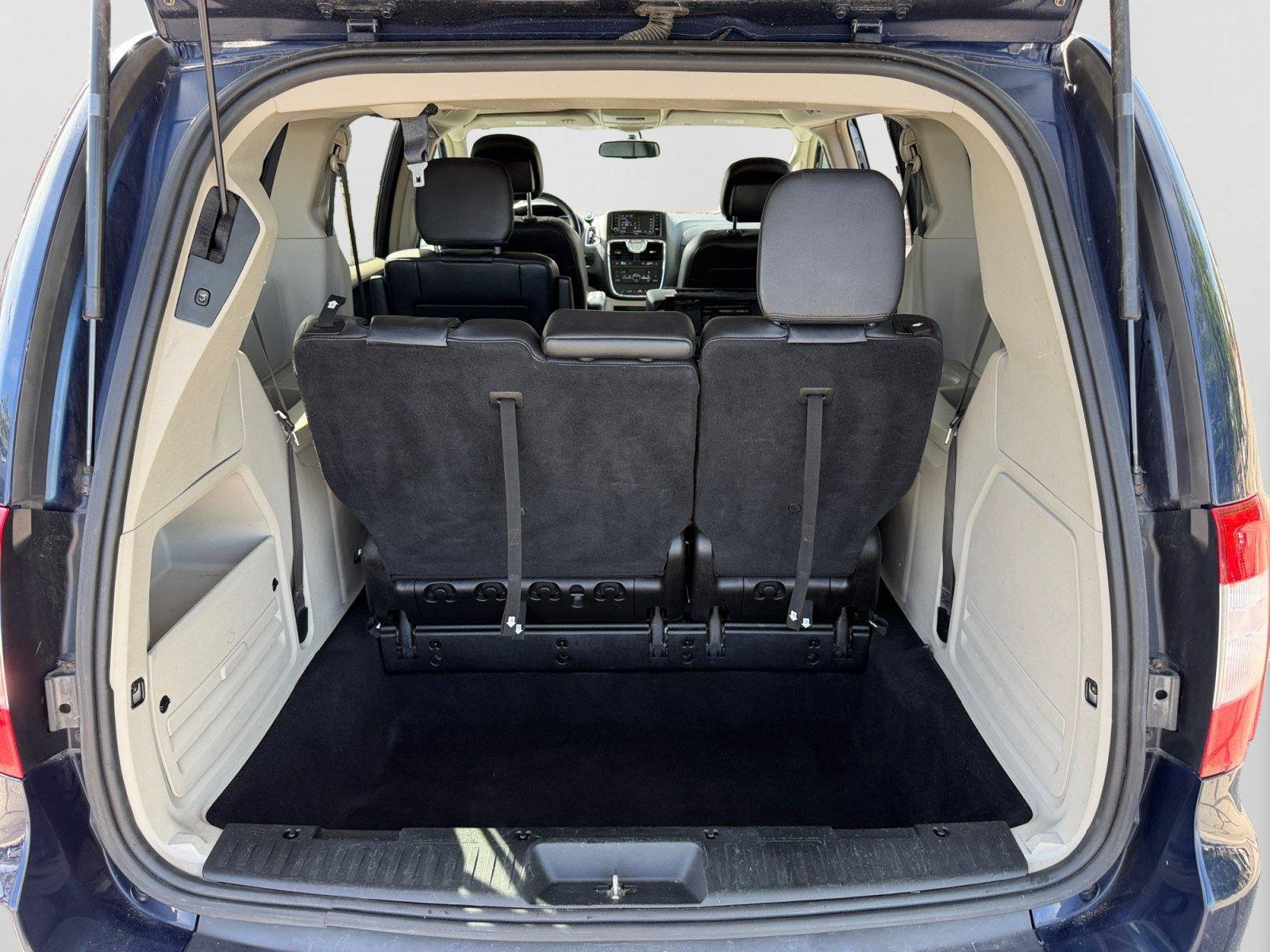 2015 Chrysler Town & Country Touring - Photo 6