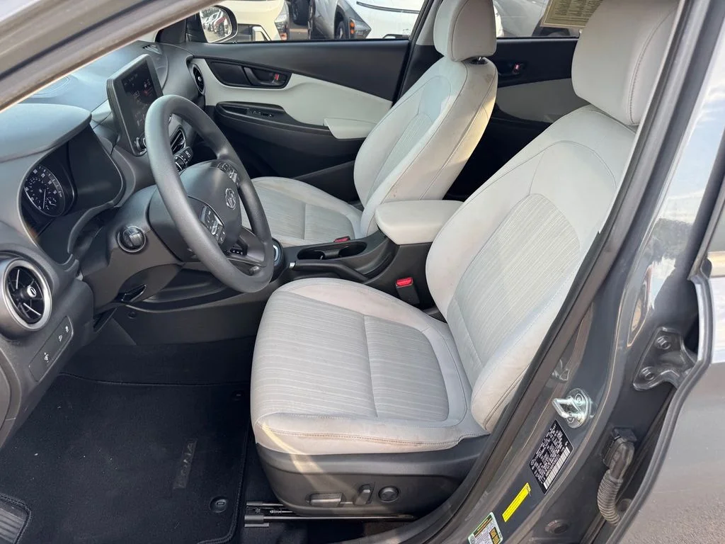 Used 2023 Gray Hyundai SEL image 5