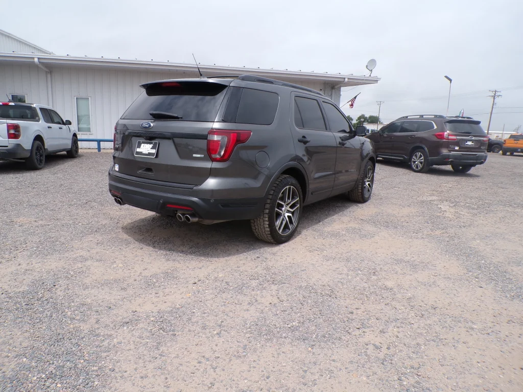 Used 2018 Magnetic Metallic Ford Sport image 6