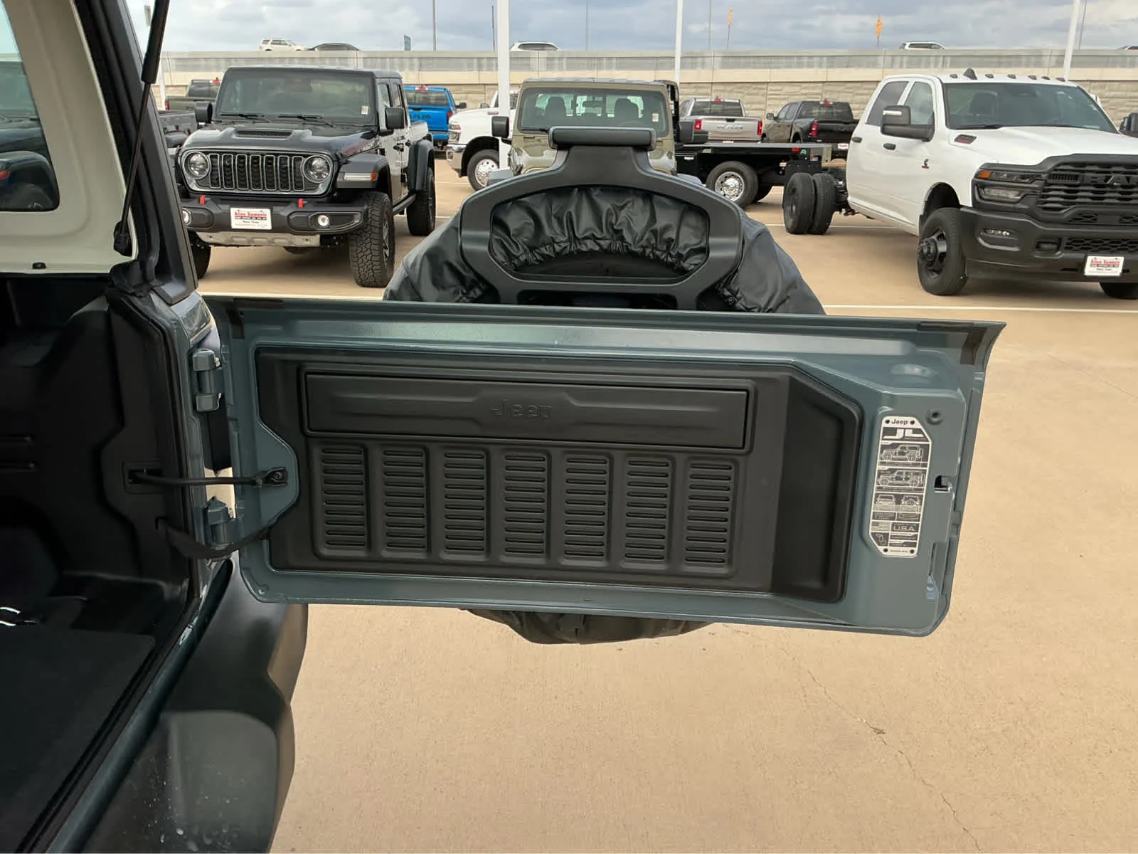 New 2026 Anvil Clear-Coat Exterior Paint Jeep Sport image 18