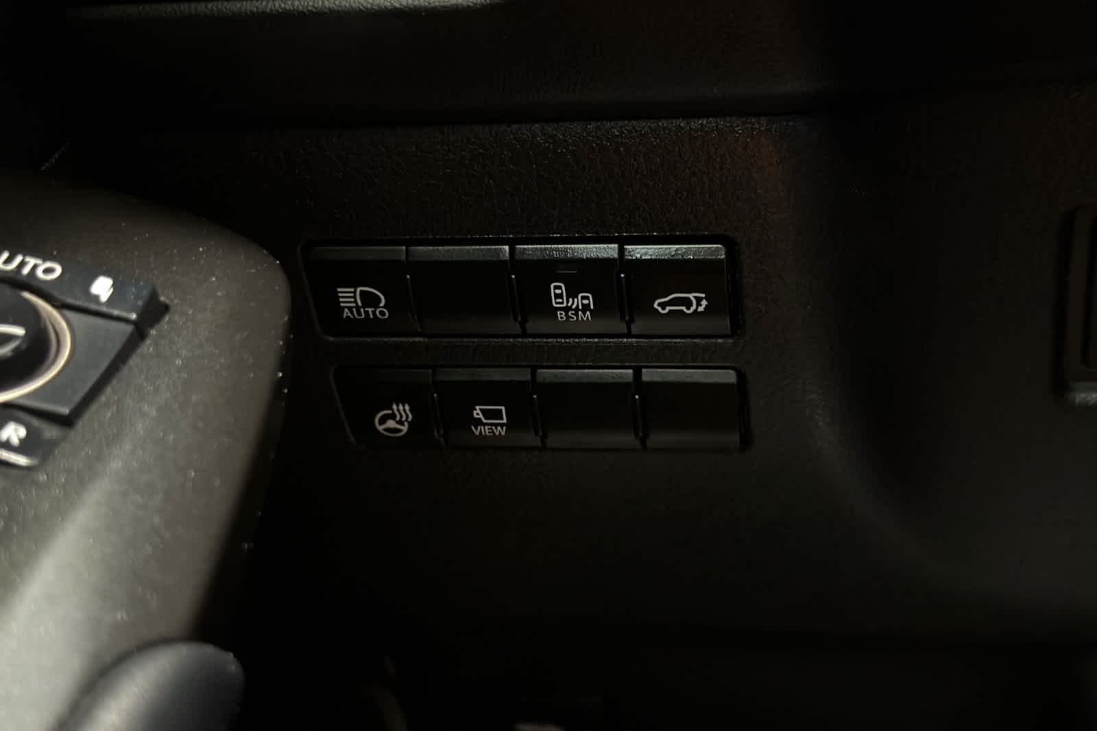 Used 2020 Atomic Silver Lexus  image 31