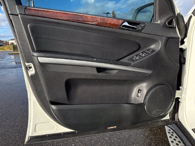 Used 2010 Arctic White Mercedes-Benz ML 63 AMG® image 18