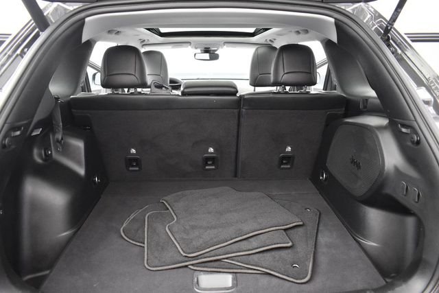 Used 2022 Gray Jeep Limited image 9