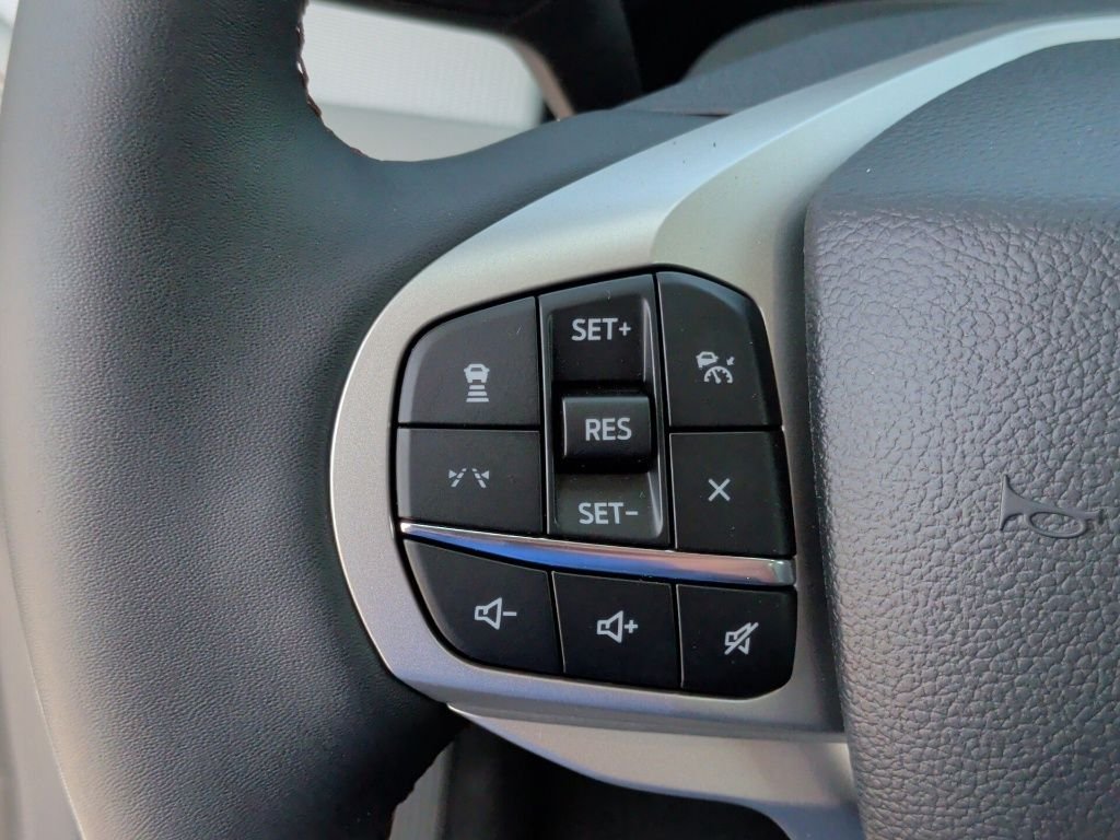 New 2026 Space White Metallic Ford Active image 17
