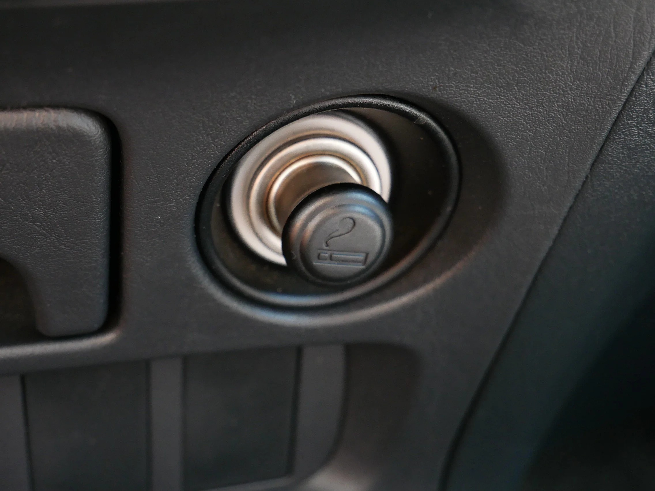 Used 2004 Titanium Metallic Toyota  image 32