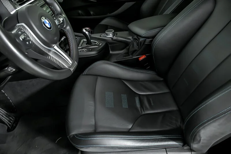 Used 2019 Alpine White BMW Competition image 21