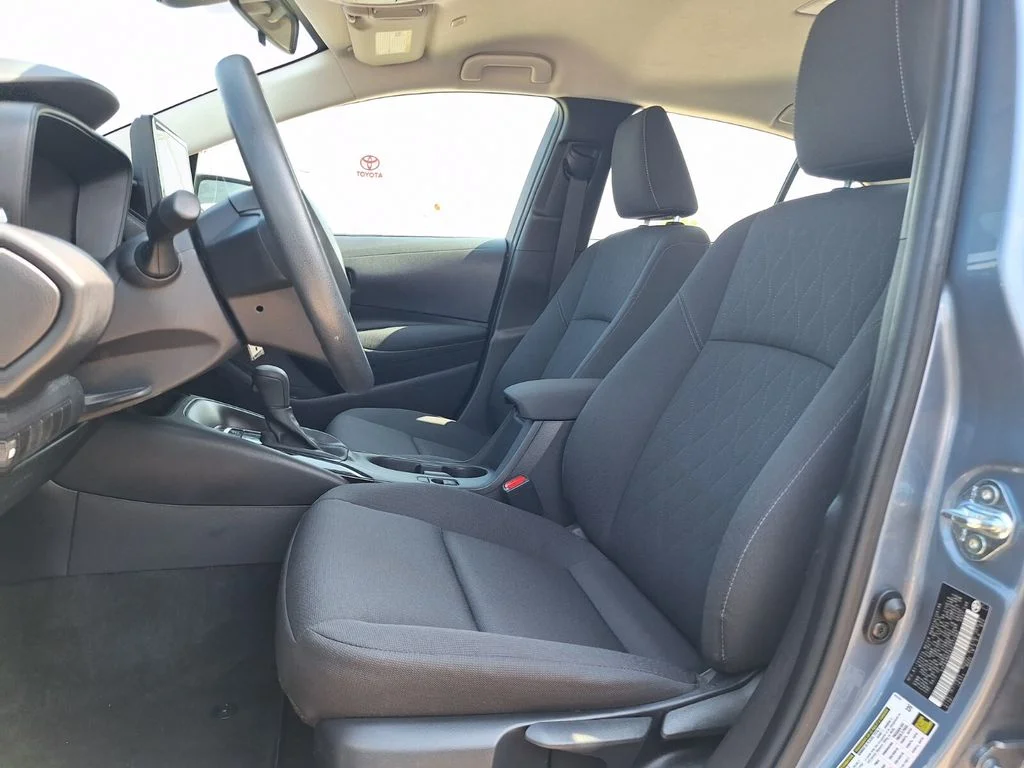 Used 2025  Toyota LE image 20