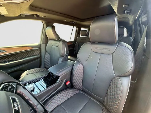 New 2026 Baltic Gray Metallic Clear-Coat Exterior Paint Jeep Summit image 23