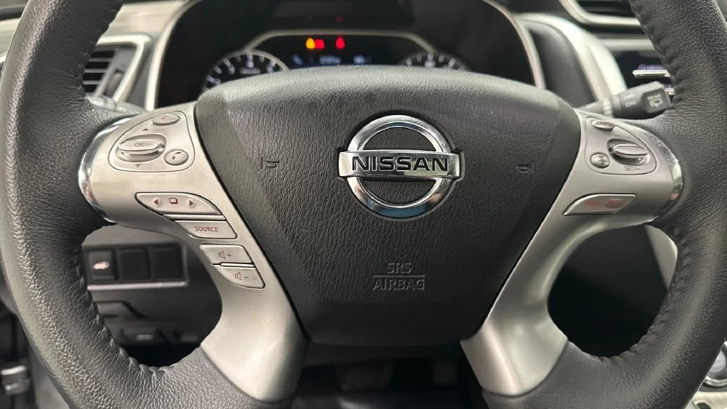 Used 2016 Gray Nissan SL image 13