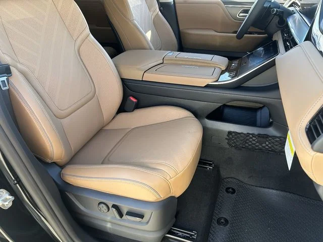 New 2027 BLACK OBSIDIAN INFINITI Luxe 4WD image 12