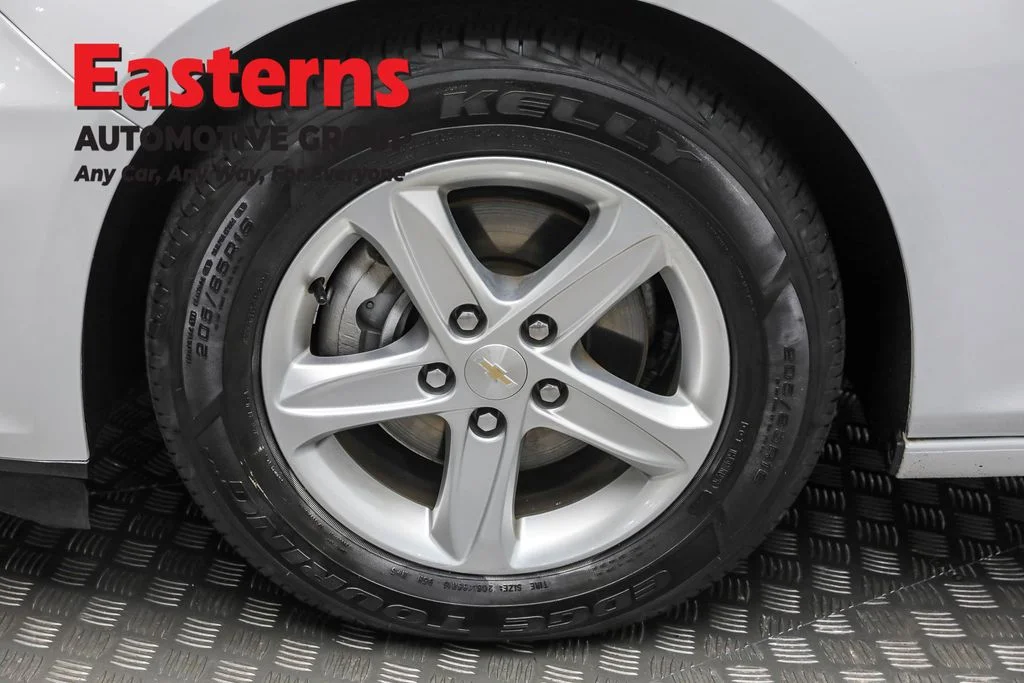 Used 2023 White Chevrolet LS image 29