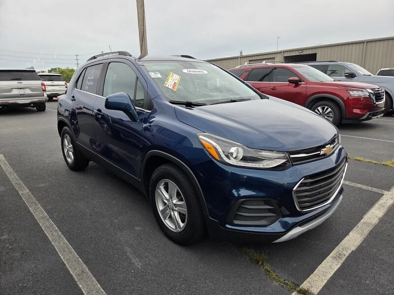 Used 2020 Pacific Blue Metallic CHEVROLET LT image 2