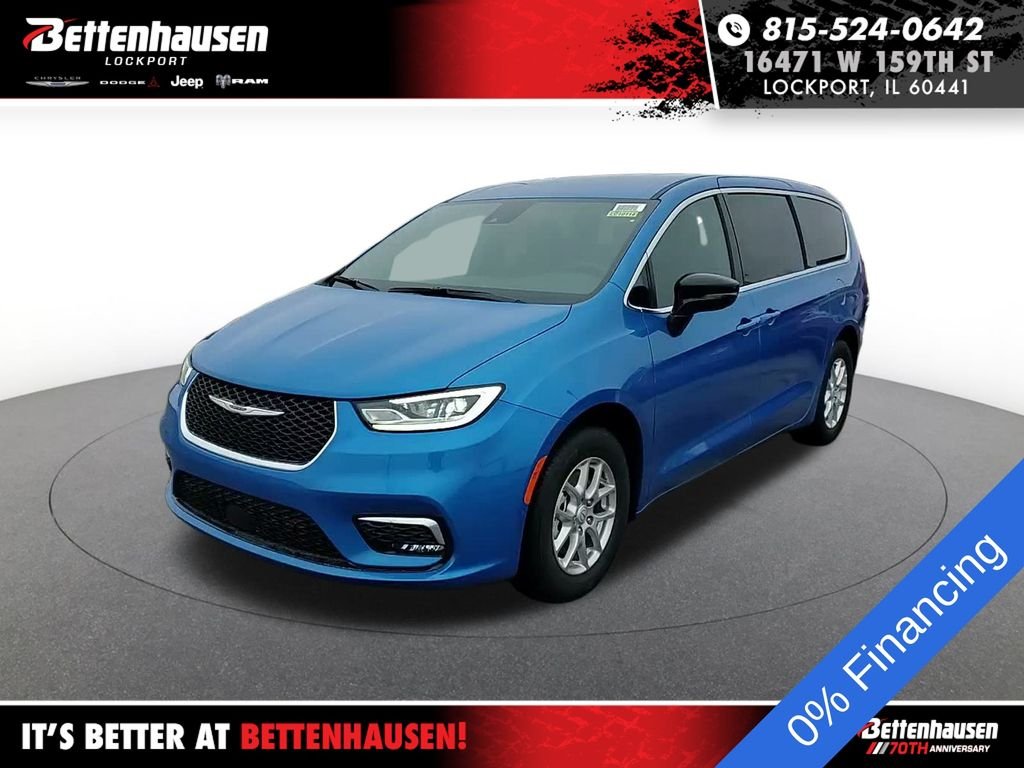 2026 Chrysler Pacifica Select's photo