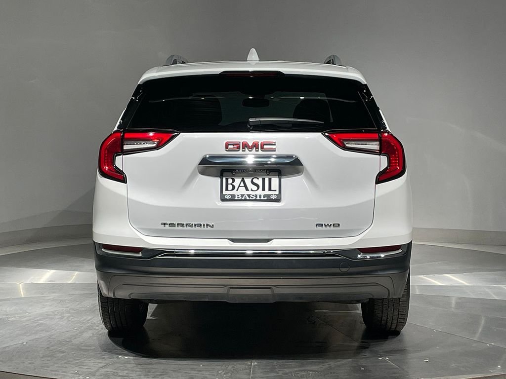 Used 2022 White GMC SLT image 12