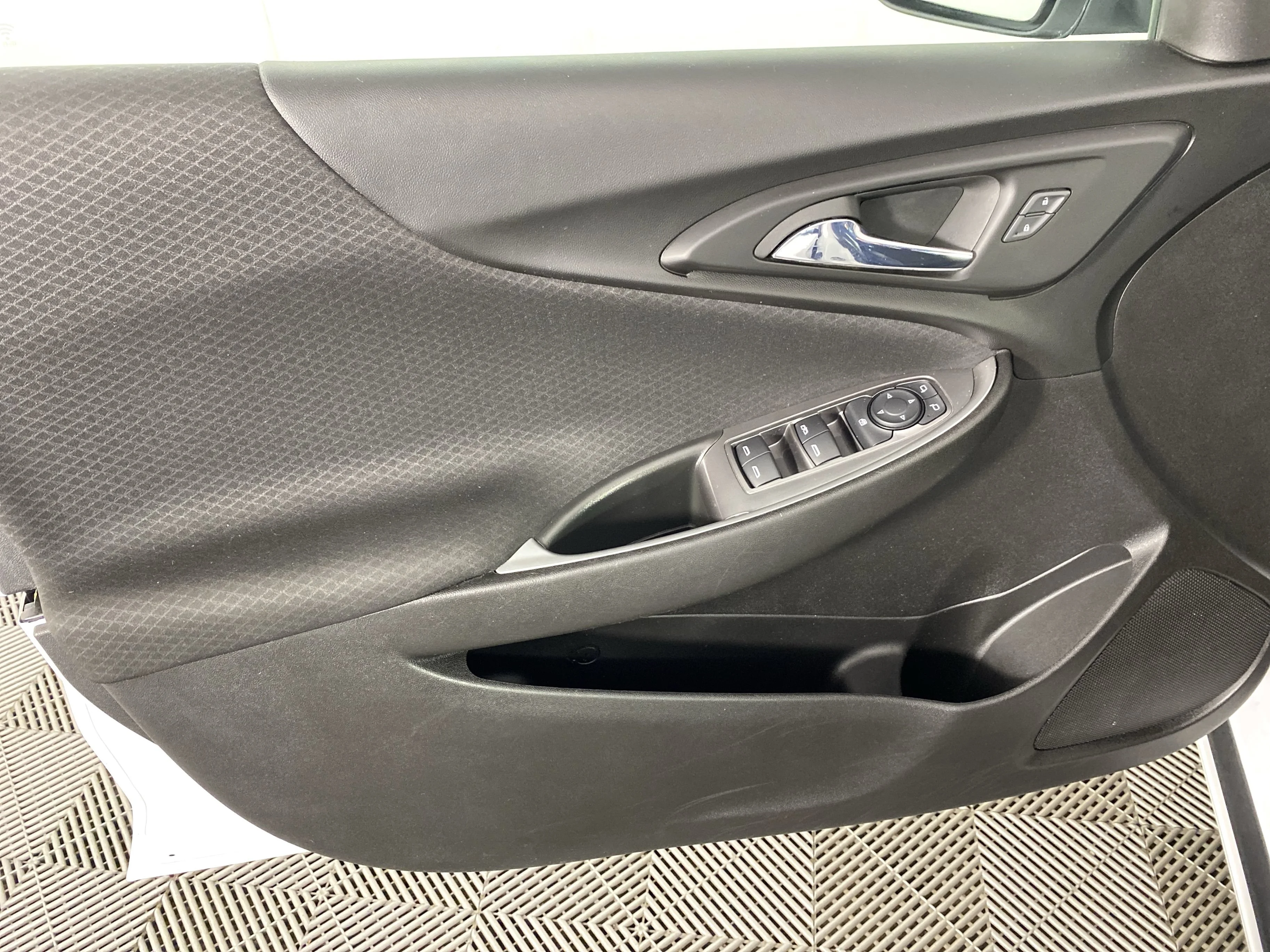 Used 2023 Summit White Chevrolet LT image 12