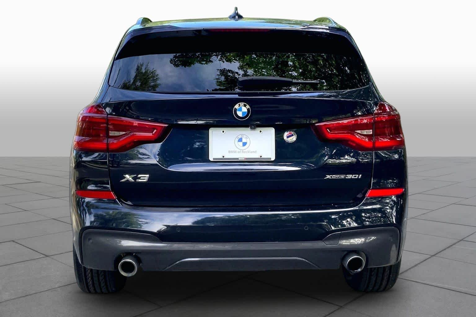 Used 2020 Carbon Black Metallic BMW xDrive30i image 4