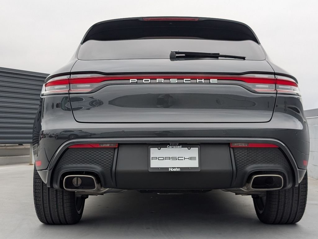 2026 Porsche Macan T - Photo 11