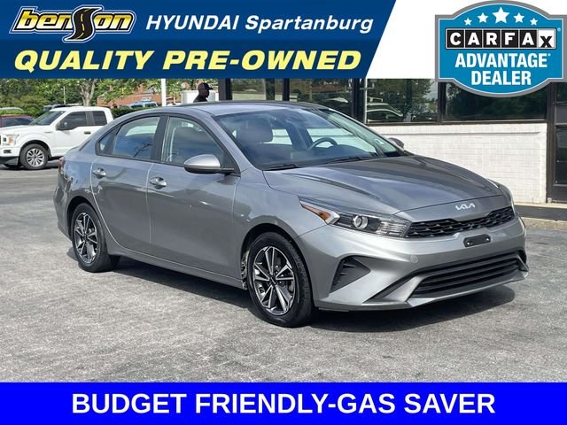 2022 Kia Forte LXS AT's photo