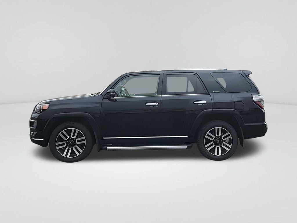 2017 Toyota 4Runner SR5 photo 2