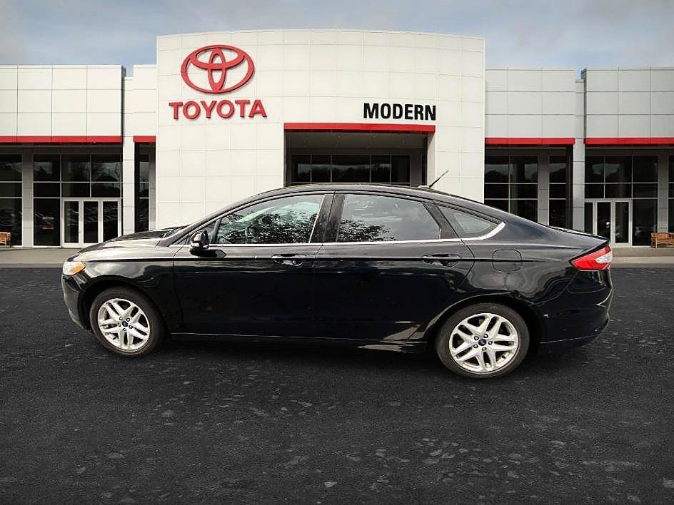 Used 2016 Shadow Black Ford SE image 15